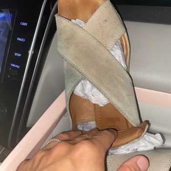 Elle Ayakkabı 10 Günde Renk Atması Oldu
