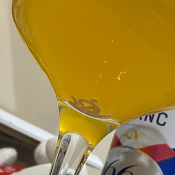 Blanc 1664 (Tuborg) Biranın İçinde Beyaz Parçacıklar