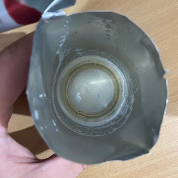 Blanc 1664 (Tuborg) Biranın İçinde Beyaz Parçacıklar