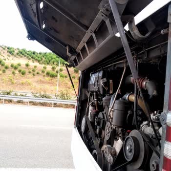 Lüx Aydın Turizm Arızalı Otobüs Ve Servis Saçmalığı Sebebiyle 6 Saatim Rezil Oldu