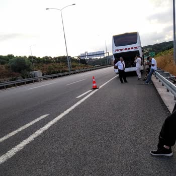 Lüx Aydın Turizm Arızalı Otobüs Ve Servis Saçmalığı Sebebiyle 6 Saatim Rezil Oldu