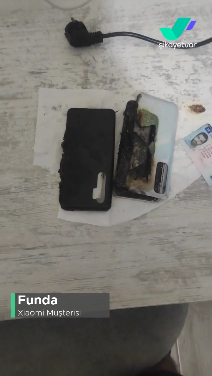 Xiaomi Note 10 Lite Şarja Taktıktan Kısa Bir Süre Sonra Yandı! videonun kapak resmi