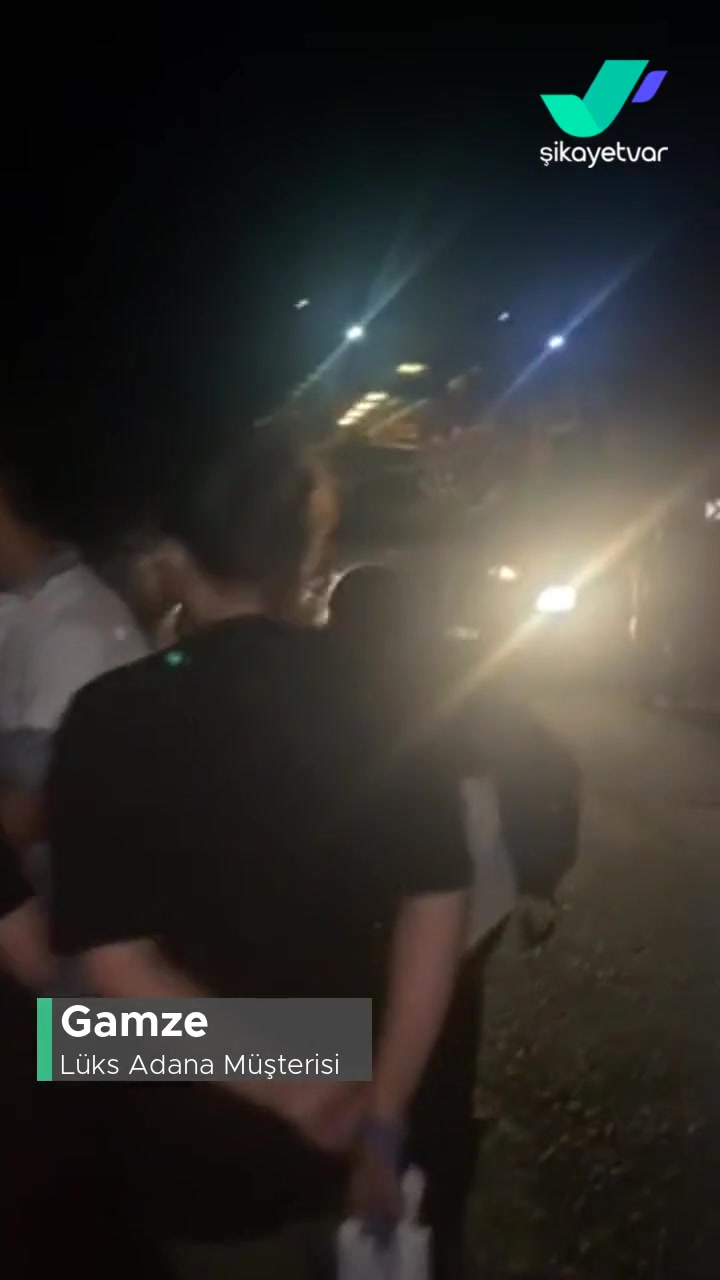 Lüks Adana Yarım Saattir Yoldayız! videonun kapak resmi