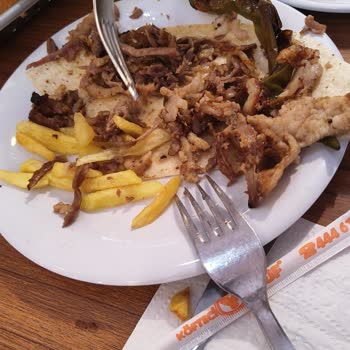 Köfteci Yusuf İznik'te Döner Değil Yağ Yediriyorlar