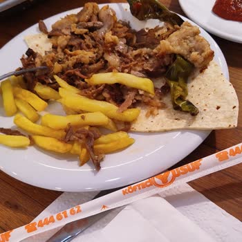 Köfteci Yusuf İznik'te Döner Değil Yağ Yediriyorlar