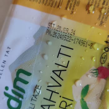 Otat Gıda Aldığım Kaşarın Küflü Oluşu.