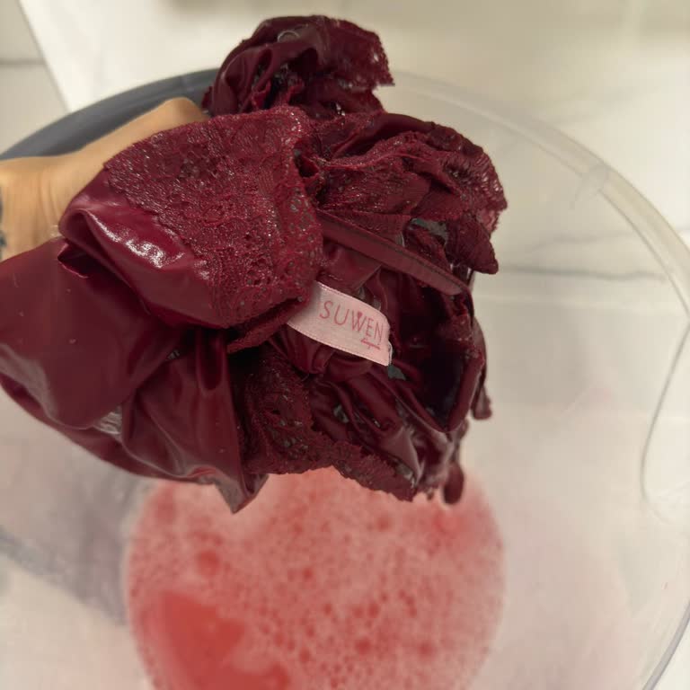 Suwen Boya Akıtması Durmayan Gecelik :)