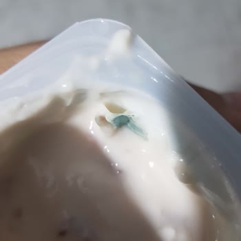 Sütaş Meyveli Yoğurt Bozuk