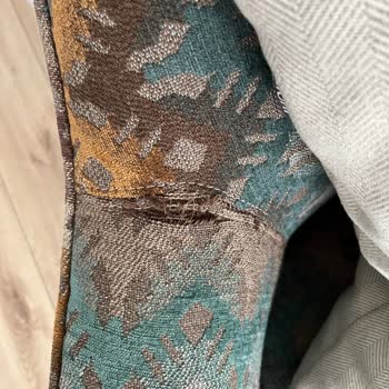 Saloni Firmasına Ait Berjer Kumaş Hatası