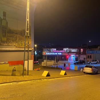 Çekmeköy Belediyesi Kaldırım İşgaliyesi Ve Vurdumduymaz Belediyecilik