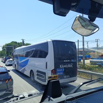 Kamil Koç Ait Otobüs Sinyalsiz Şerit Değiştiriyor Kaza Yapacaktım