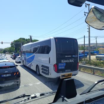 Kamil Koç Ait Otobüs Sinyalsiz Şerit Değiştiriyor Kaza Yapacaktım