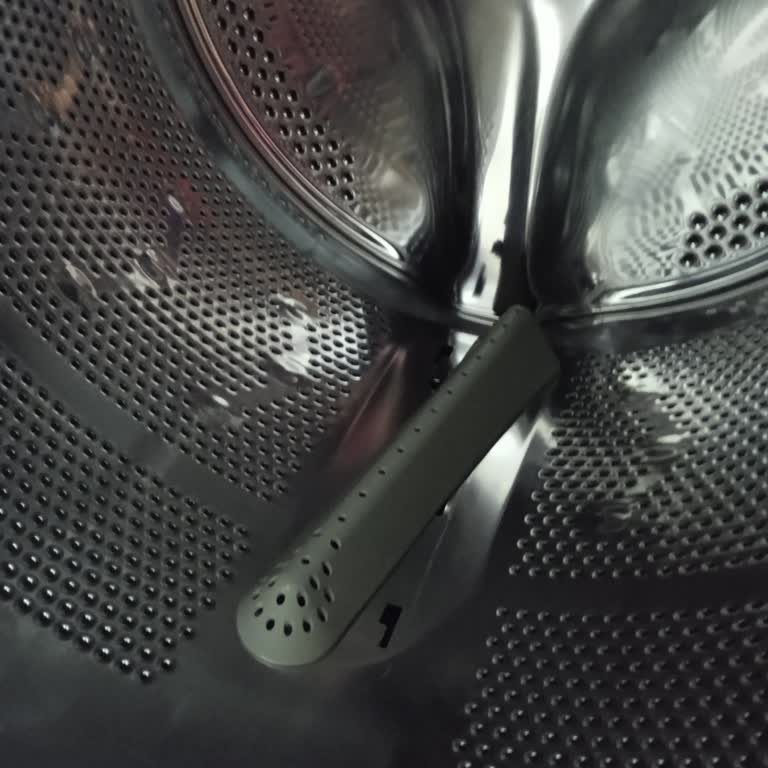 Hoover Garantili Makineden Ücret Alındı
