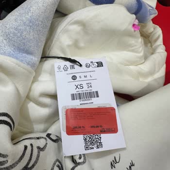 Bershka Etiket Fiyatı İle Belirtilen Fiyat Arasında Fark. Ürün Verilmedi