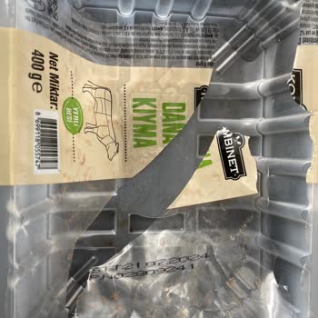 A101 Kombinet Dana Kıyma İçerisinden Kesici Maddeler Çıktı.