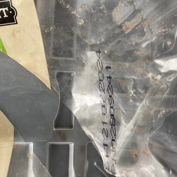 A101 Kombinet Dana Kıyma İçerisinden Kesici Maddeler Çıktı.