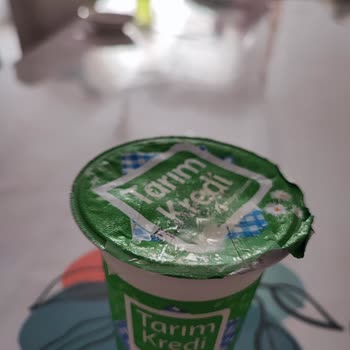 Tarım Kredi Kooperatif Market Tarım Kredi Kooperatifinde Delik Ayran Bantlanarak Satılıyor