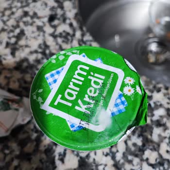 Tarım Kredi Kooperatif Market Tarım Kredi Kooperatifinde Delik Ayran Bantlanarak Satılıyor