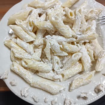 Makarbox Tavuklu Zannedersin Gelen Ürünün Görseli İle Alakası Yoktu!