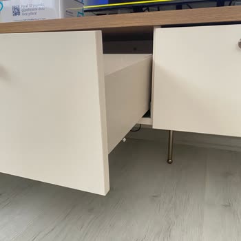 Kelebek Mobilya Baza Ve TV Ünitesi Sıkıntısı