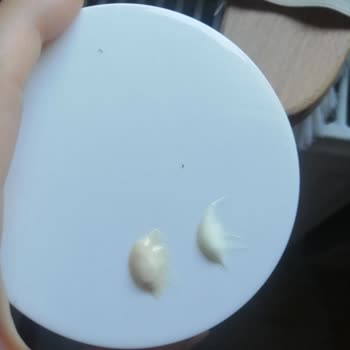 Dermoskin C Vitamini Kremini Kokusu Çok Ağır Ve Rengi Sapsarı Çıktı