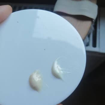 Dermoskin C Vitamini Kremini Kokusu Çok Ağır Ve Rengi Sapsarı Çıktı