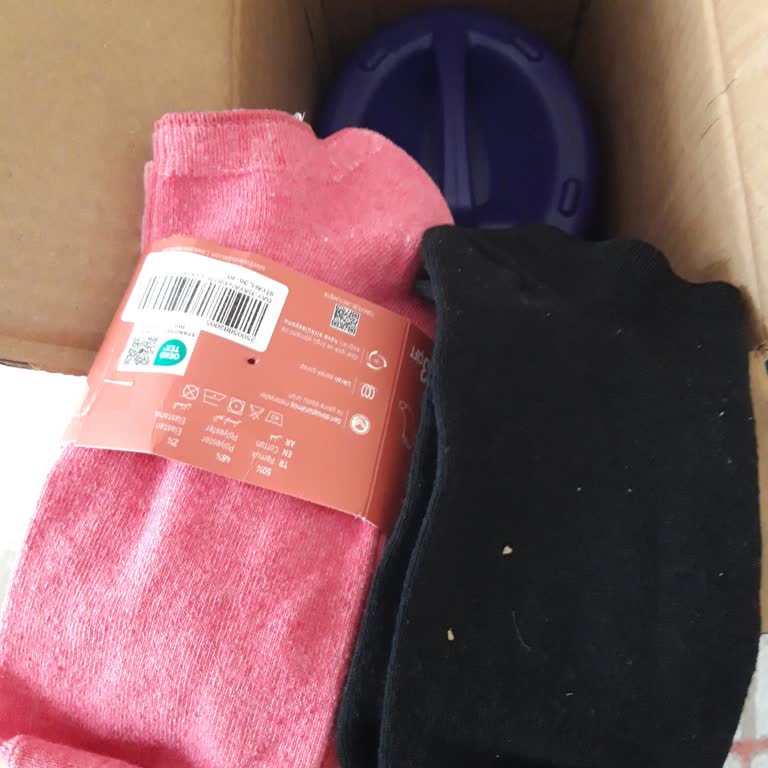 A101 3'lu Paket Çorap Siparişi Verdim Tek Çorap Geldi.