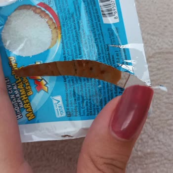 BİM XL Hindistan Cevizli Puf İçinden Kıl Çıktı