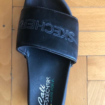 Skechers Terliğin Sıcak Havada Küçülmesi