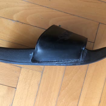 Skechers Terliğin Sıcak Havada Küçülmesi