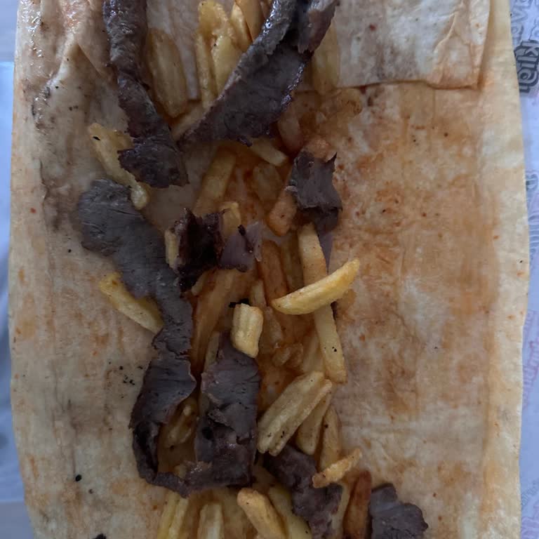 Öncü Döner Fethiye İçine 4 Parça Et Koymuşlar