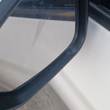 Altay Oto Kuaför (İzmir) Özensiz Ve Kalitesiz Araç Yıkama Hizmeti