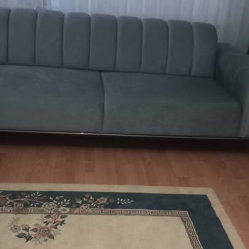 Taşpınar Alışveriş Merkezleri Koltuklar Defolu Ayakları Kırık