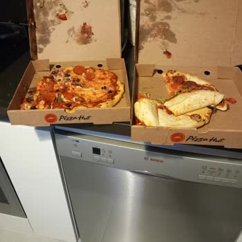 Pizza Hut Hayvanlarin Yemeyeceği Urunu Müşteriye Satması Ve Ulaşamamak