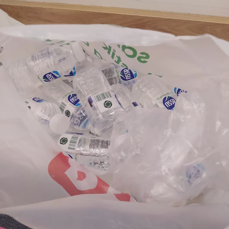 BİM Akçay Altınkum Mah Akdeniz Cad Çalışanın Kabalığı