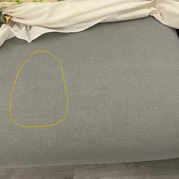 Enza Home Koltukların Ayakları Yanlış Renk Geldi. Koltuğumuz Lekeli Geldi.