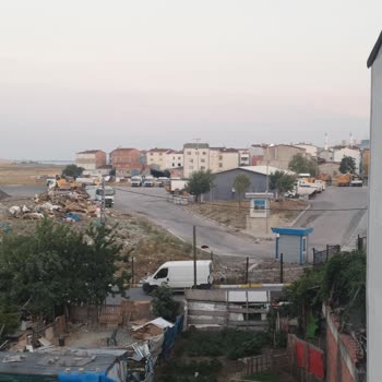 İBB - İstanbul Büyükşehir Belediyesi Çöp Pislik Ve Moloz