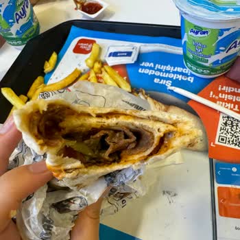 Usta Dönerci Dönerin İçinde Tek Yaprak Et Vardı