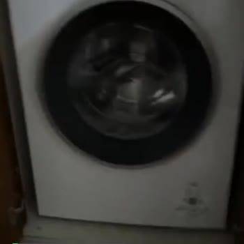 Bosch Marka Çamaşır Makinesi Çamaşırlarda Yağ Lekeleri Bırakıyor