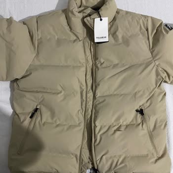 Pull & Bear Yırtık- 2. El Ürün Satışı Yapıyor