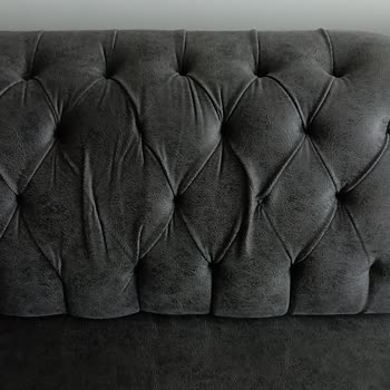 Vivense Alınan Salon Takımı Koltuğu Düğme İpinin Atması