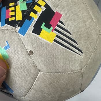 Decathlon Futbol Topu Patladı