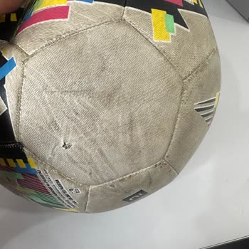 Decathlon Futbol Topu Patladı