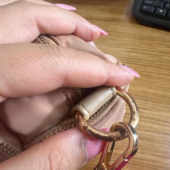 Derimod Dan Çanta Almak Pişman Oldum. Bir Ayda Renk Soldu. Kalitesiz