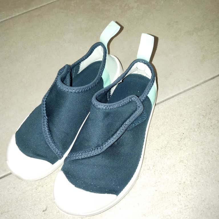 Decathlon Deniz Ayakkabısı İçine Taş Doluyor!