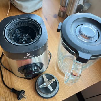 Electrolux Blender Cam Haznesi Çıktı