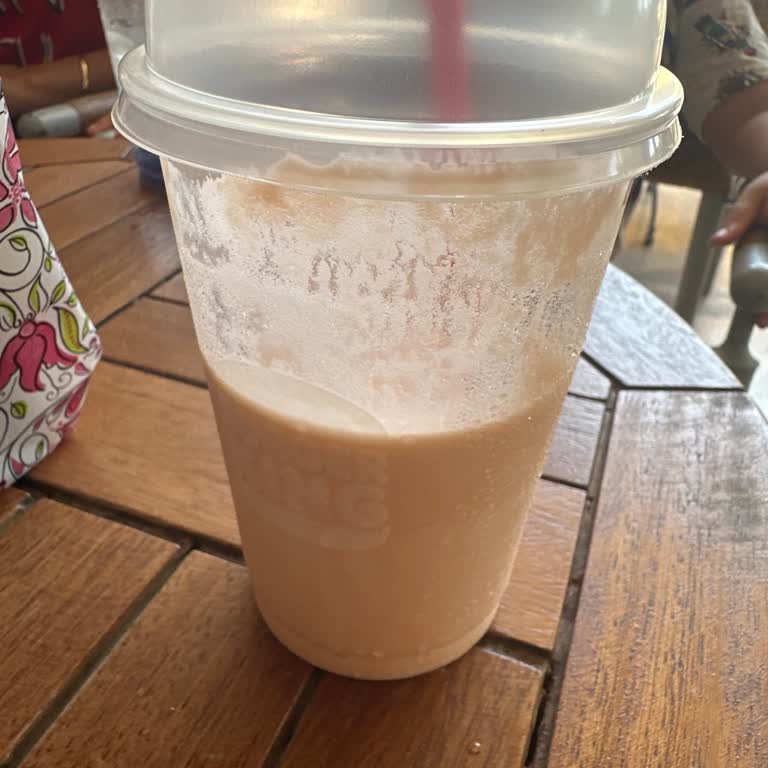 Burger King Çalışanları Eldiven Takmıyorlar