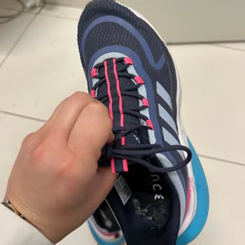 Amazon Kusurlu Adidas Spor Ayakkabı
