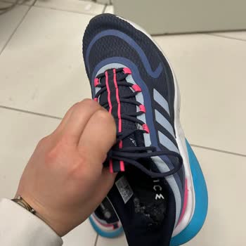 Amazon Kusurlu Adidas Spor Ayakkabı