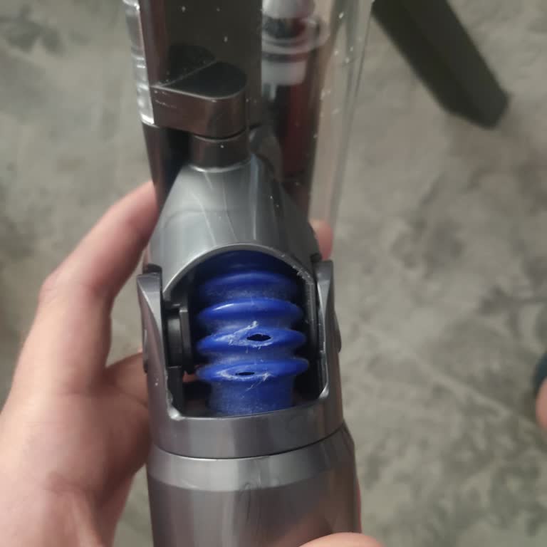 Dyson Süpürgenin Kalitesiz Başlığı